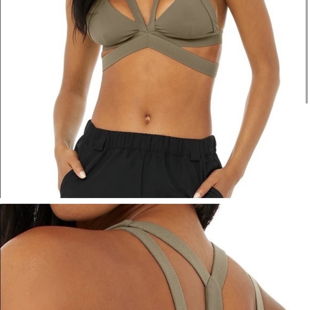 ALO Yoga Nadi Strappy Peekaboo Sports Bra M